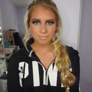 Meet your Posher, Dana